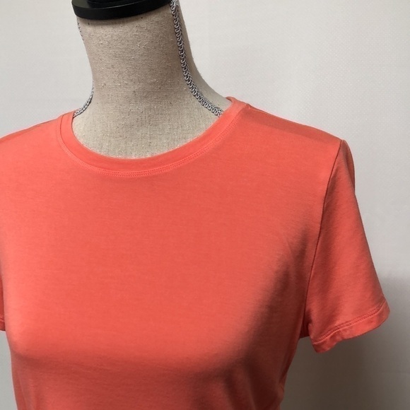 Aritzia Babaton Tee - Picture 2 of 11